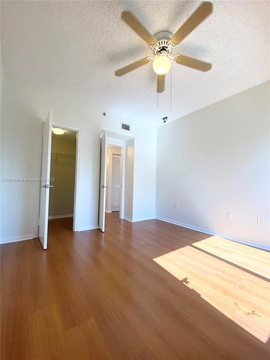 2756 Day Ave, #403