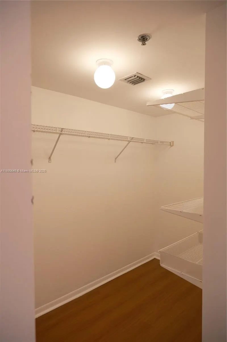 2756 Day Ave, #403