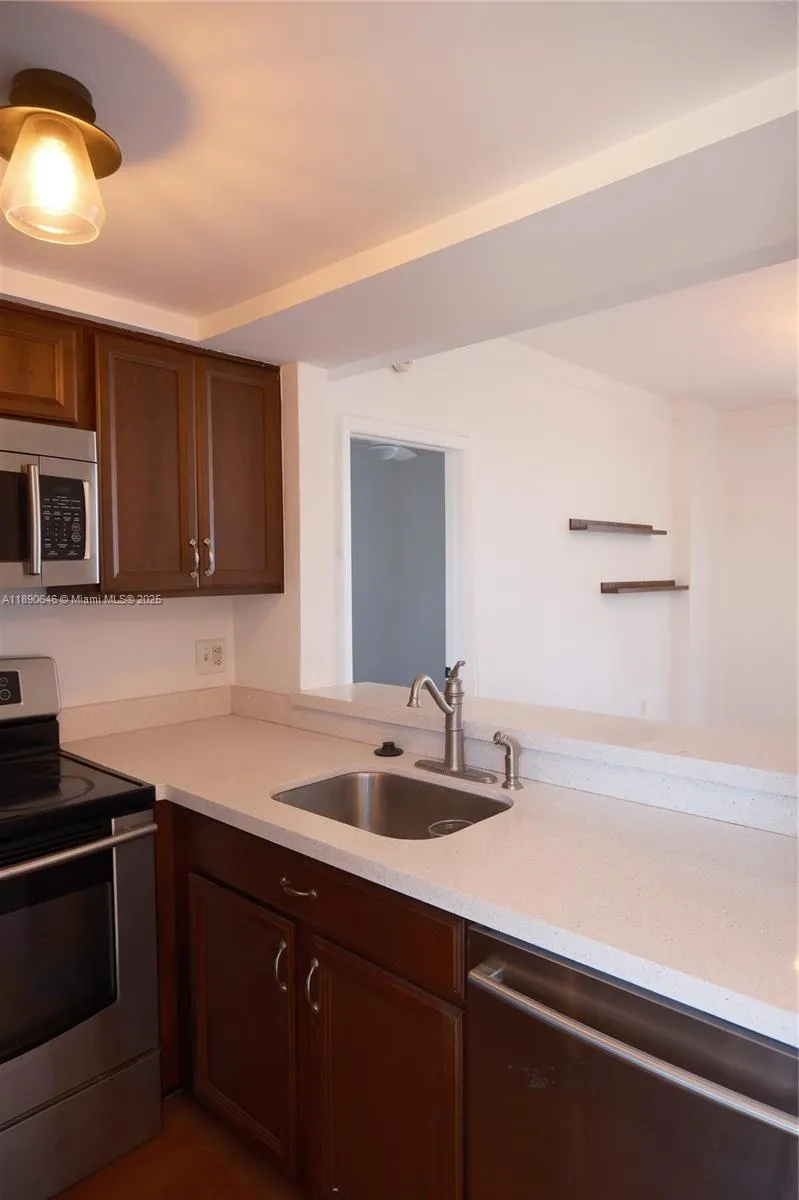 2756 Day Ave, #403