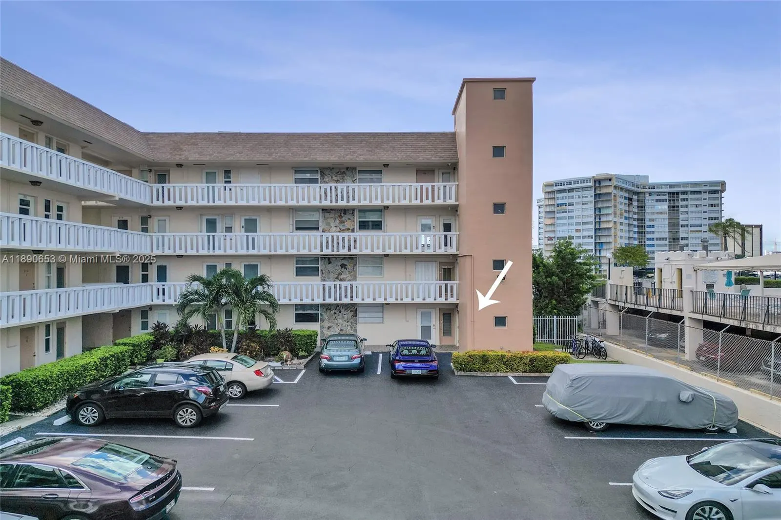 1889 S Ocean Dr, #114