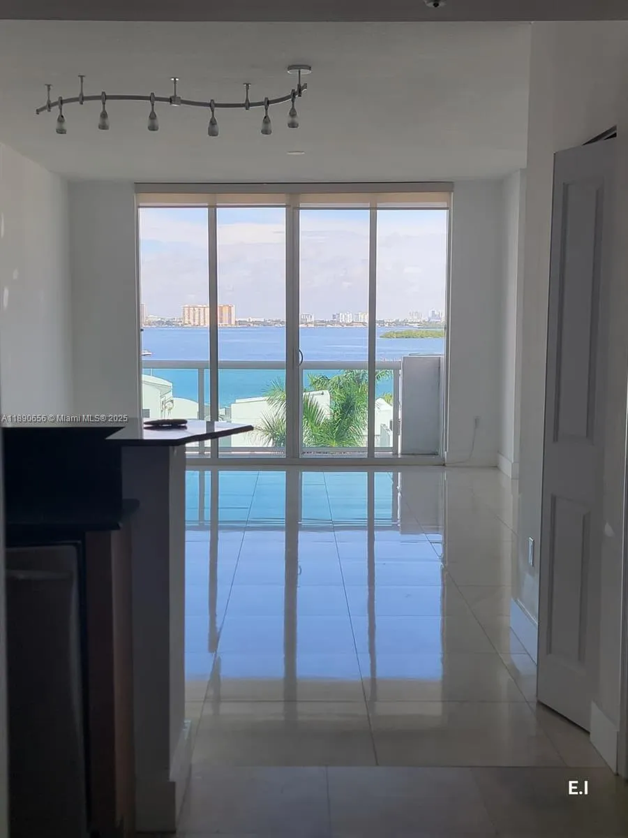 7900 Harbor Island Dr, #602