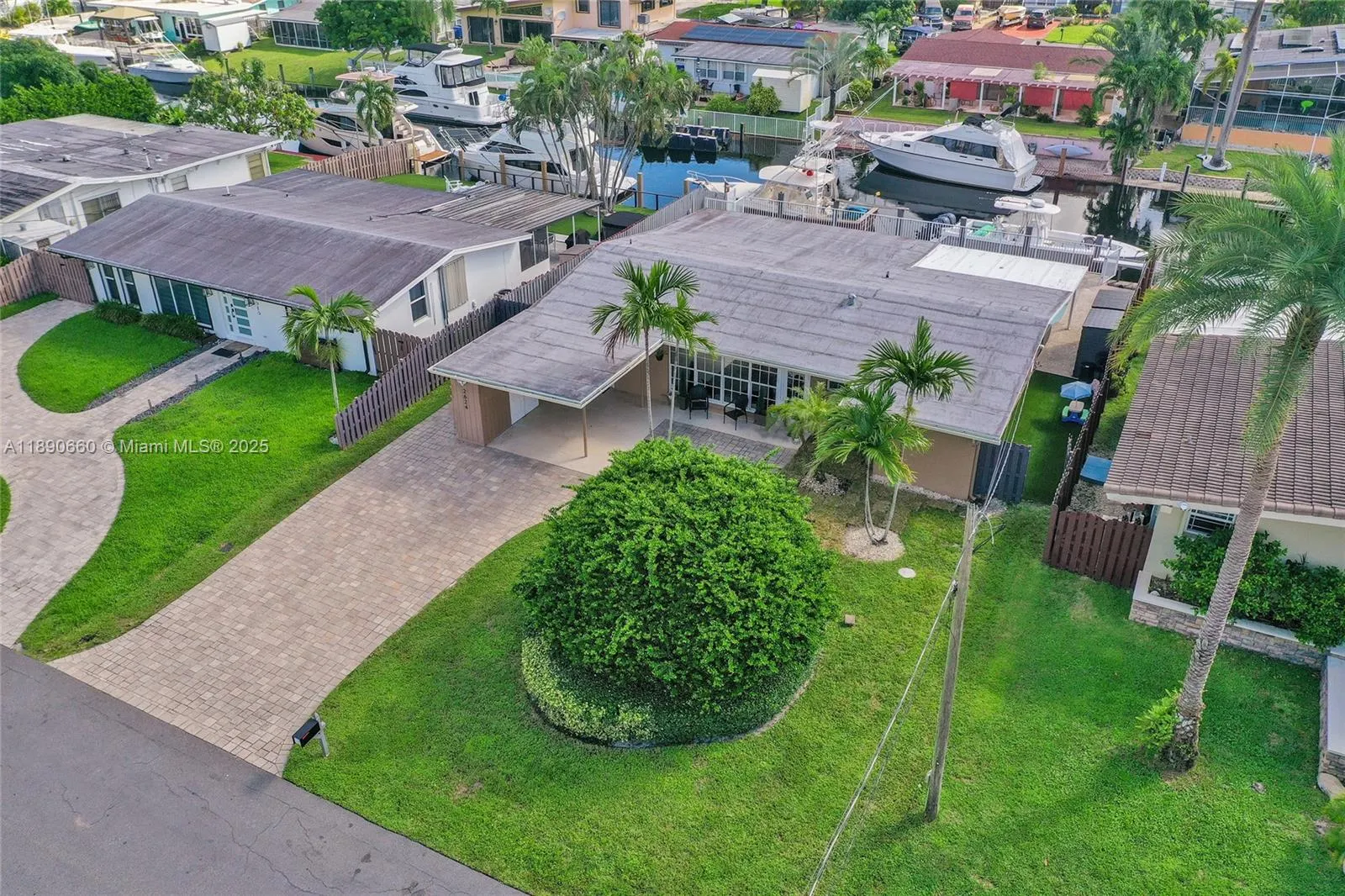 2624 Nassau Ln