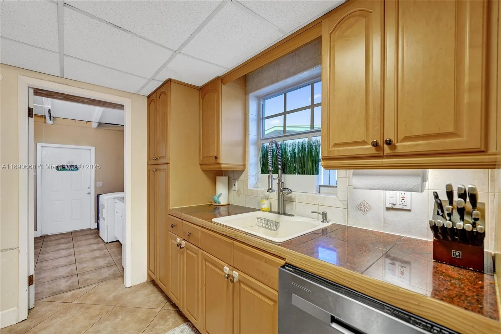 2624 Nassau Ln