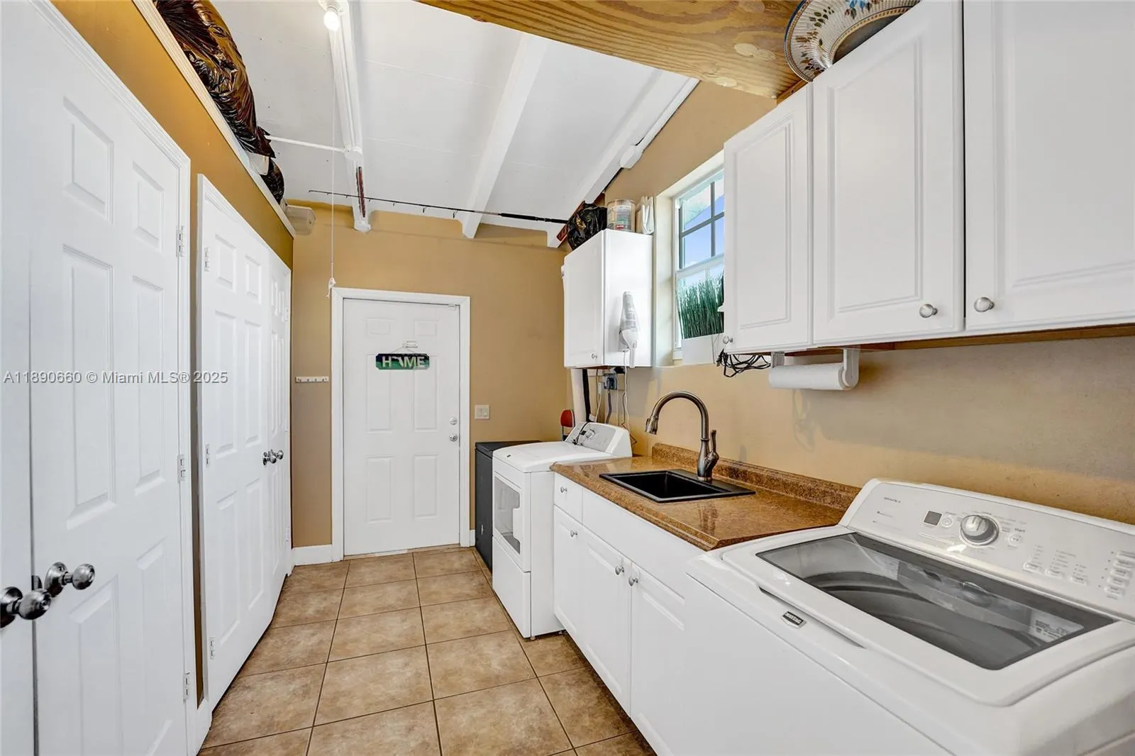 2624 Nassau Ln