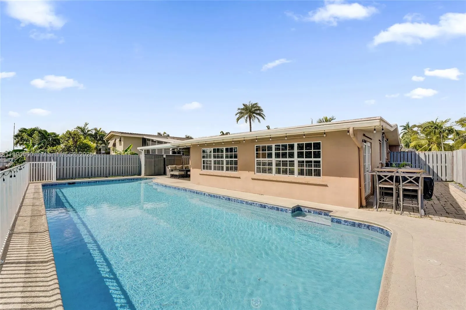 2624 Nassau Ln