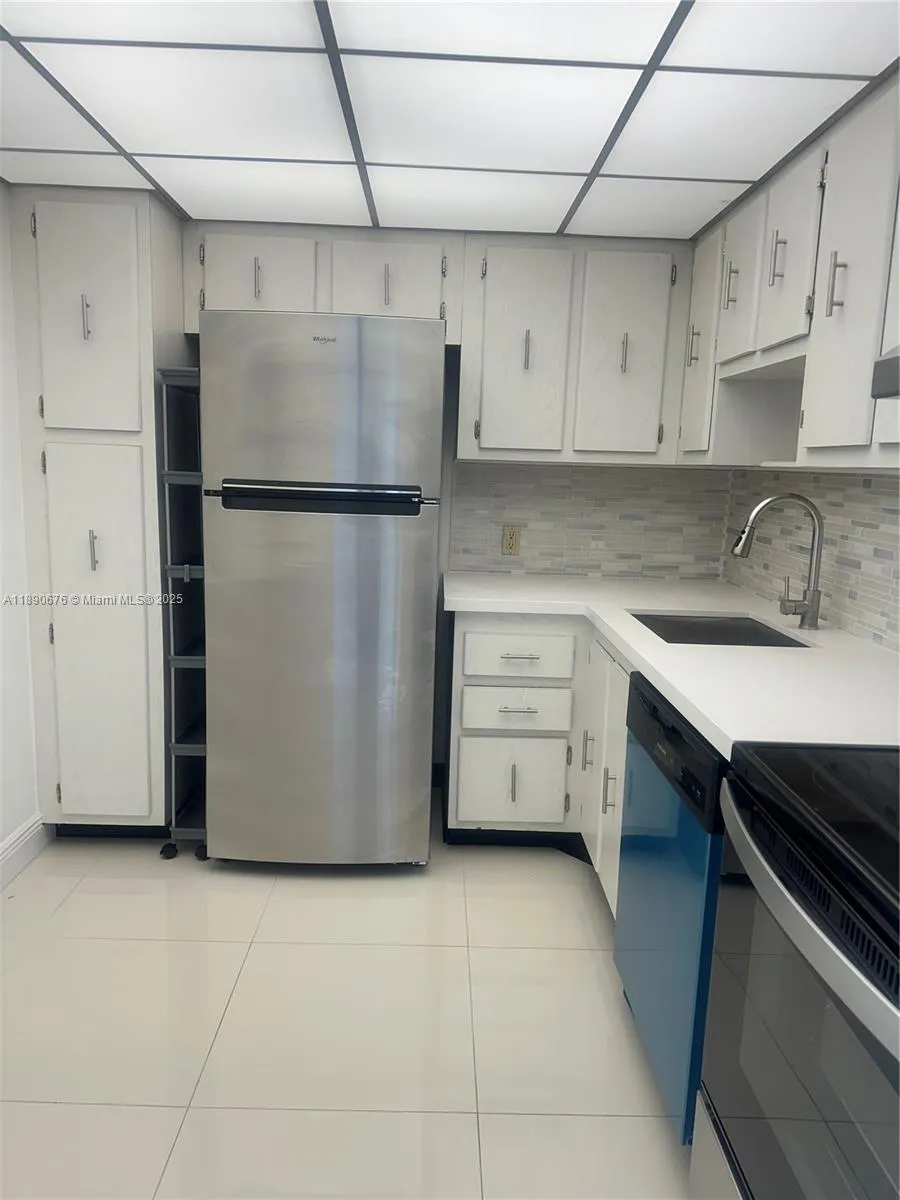 20335 W Country Club Dr, #1701