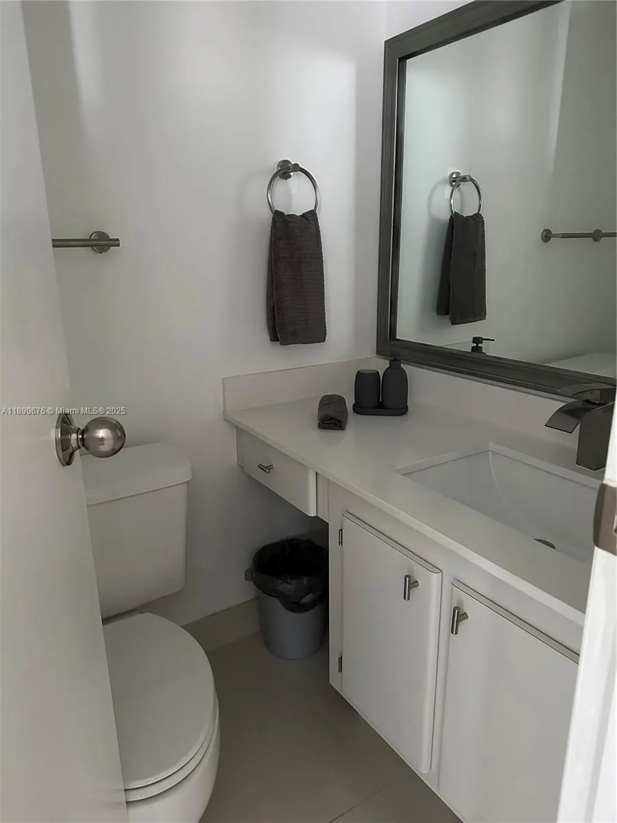 20335 W Country Club Dr, #1701