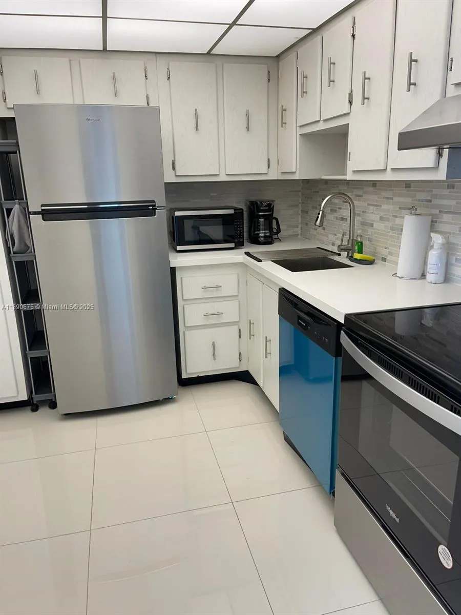 20335 W Country Club Dr, #1701