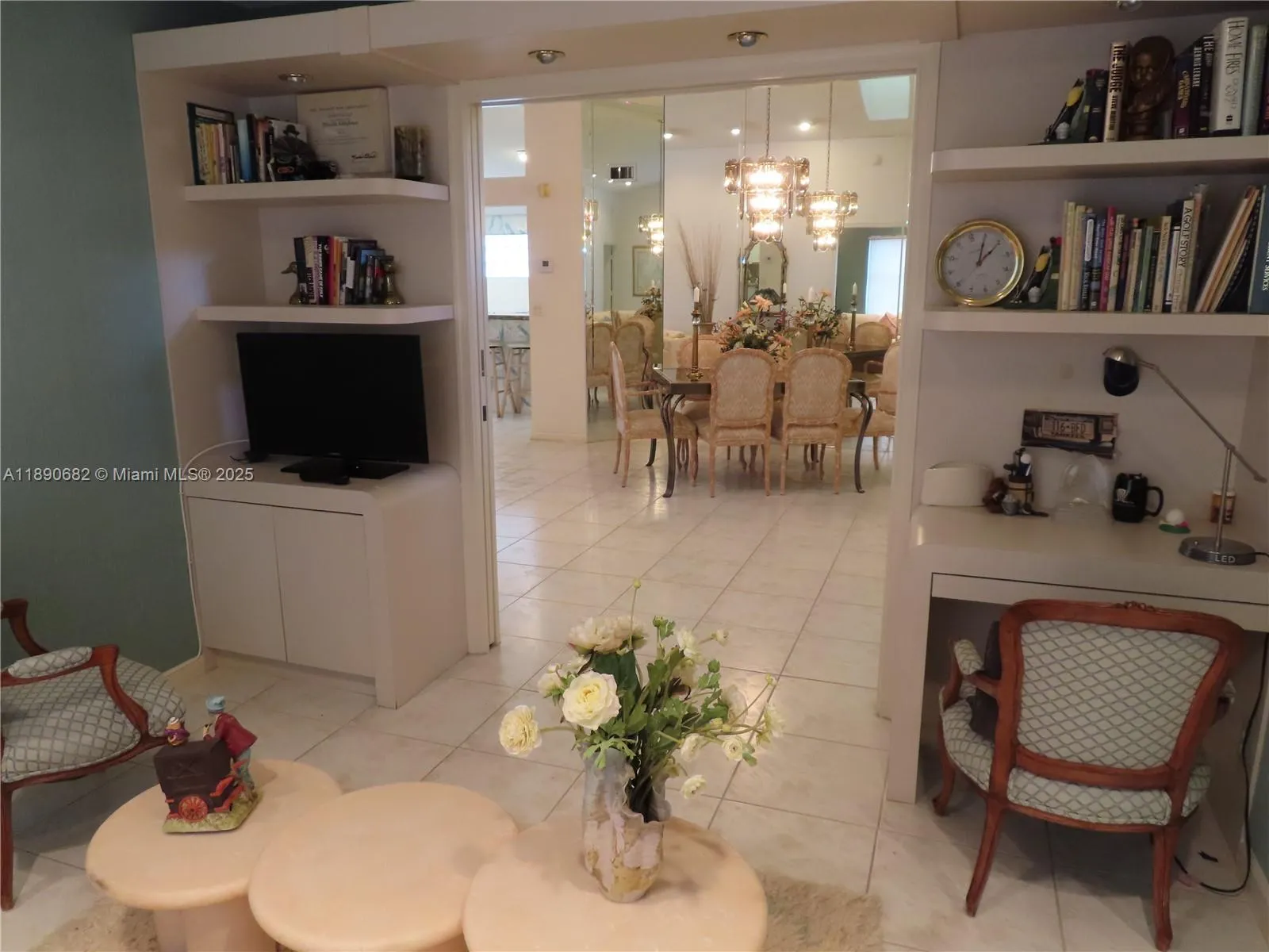 9755 Harbour Lake Cir