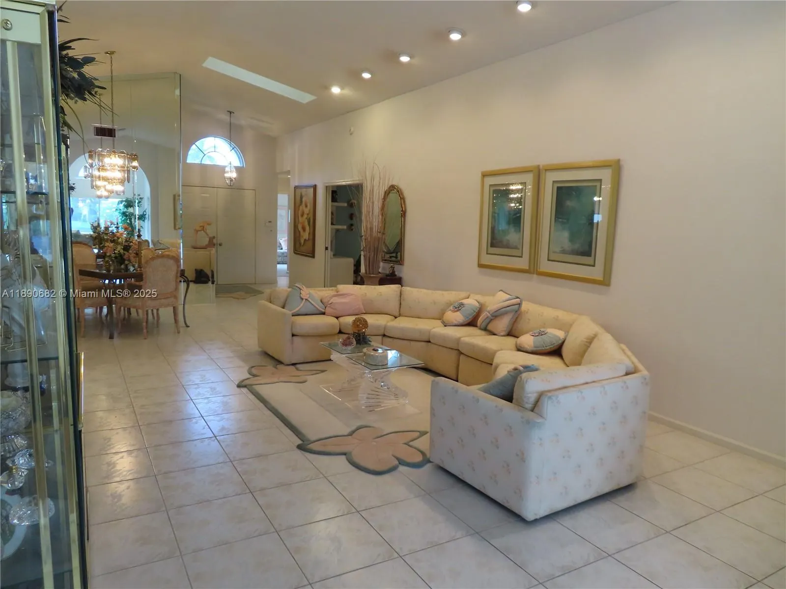 9755 Harbour Lake Cir