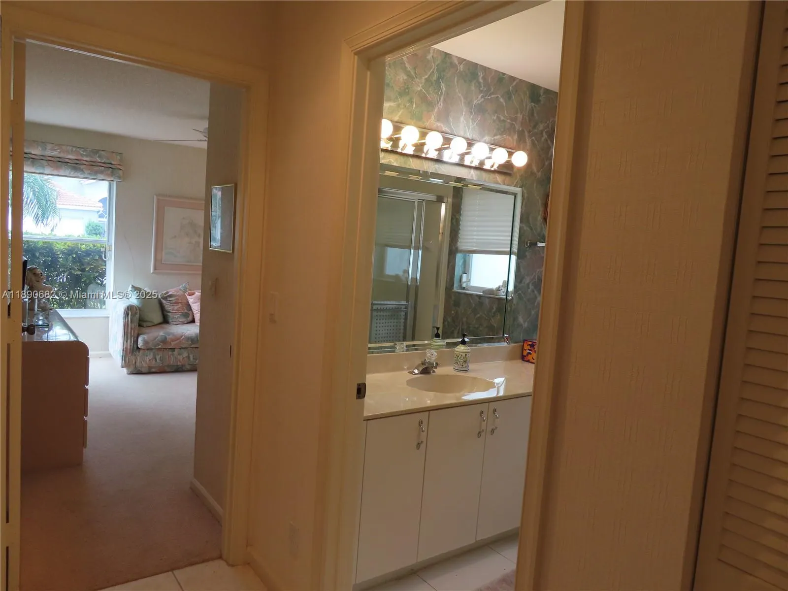 9755 Harbour Lake Cir