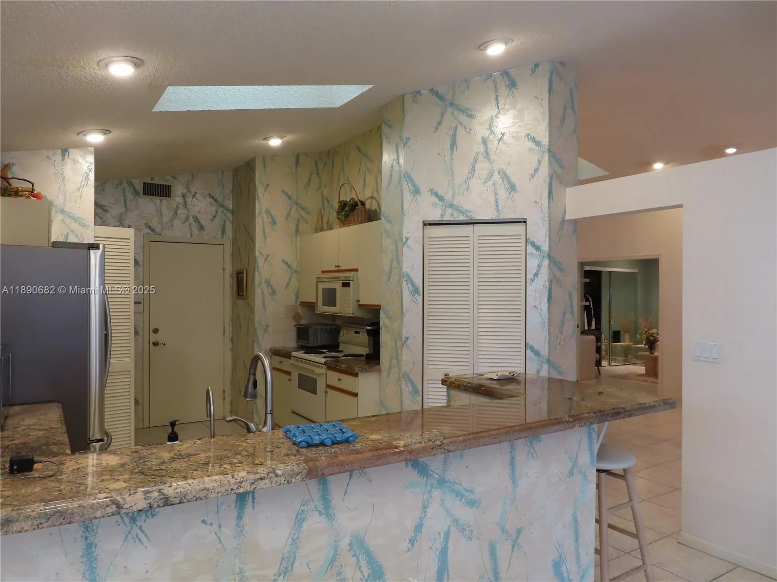 9755 Harbour Lake Cir