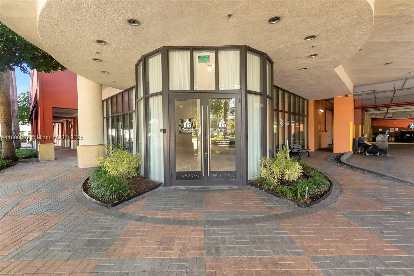 110 N Federal Hwy, #909
