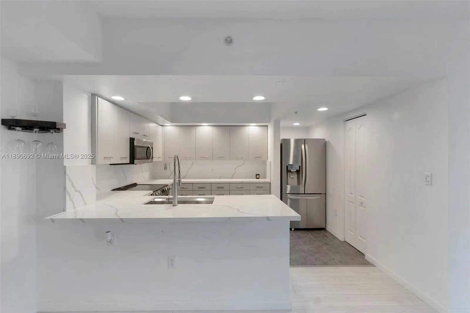 110 N Federal Hwy, #909