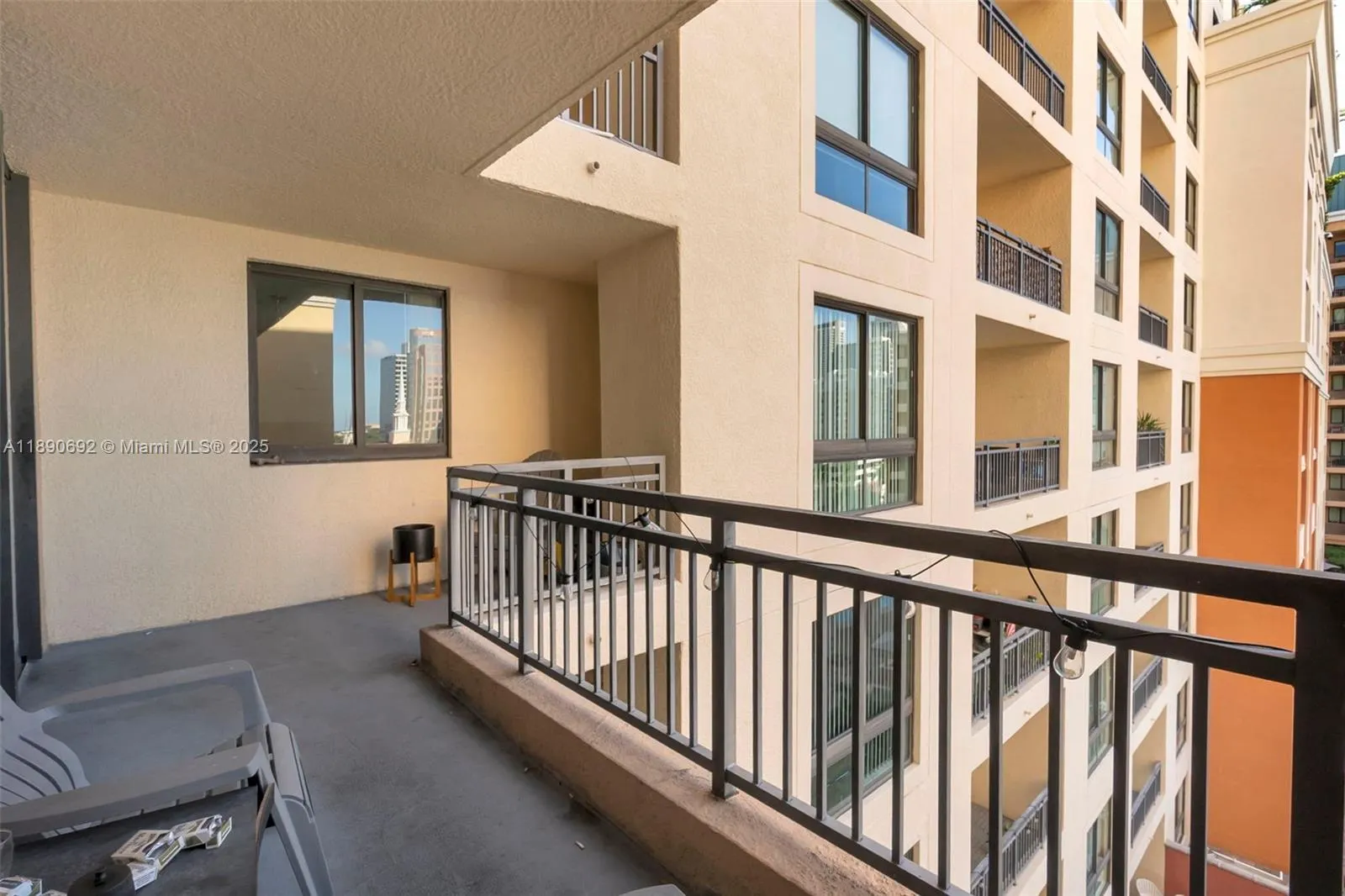 110 N Federal Hwy, #909