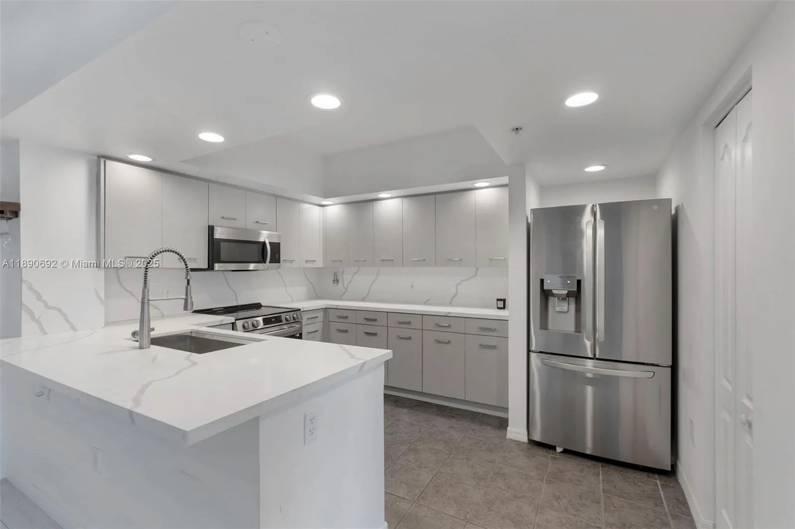 110 N Federal Hwy, #909