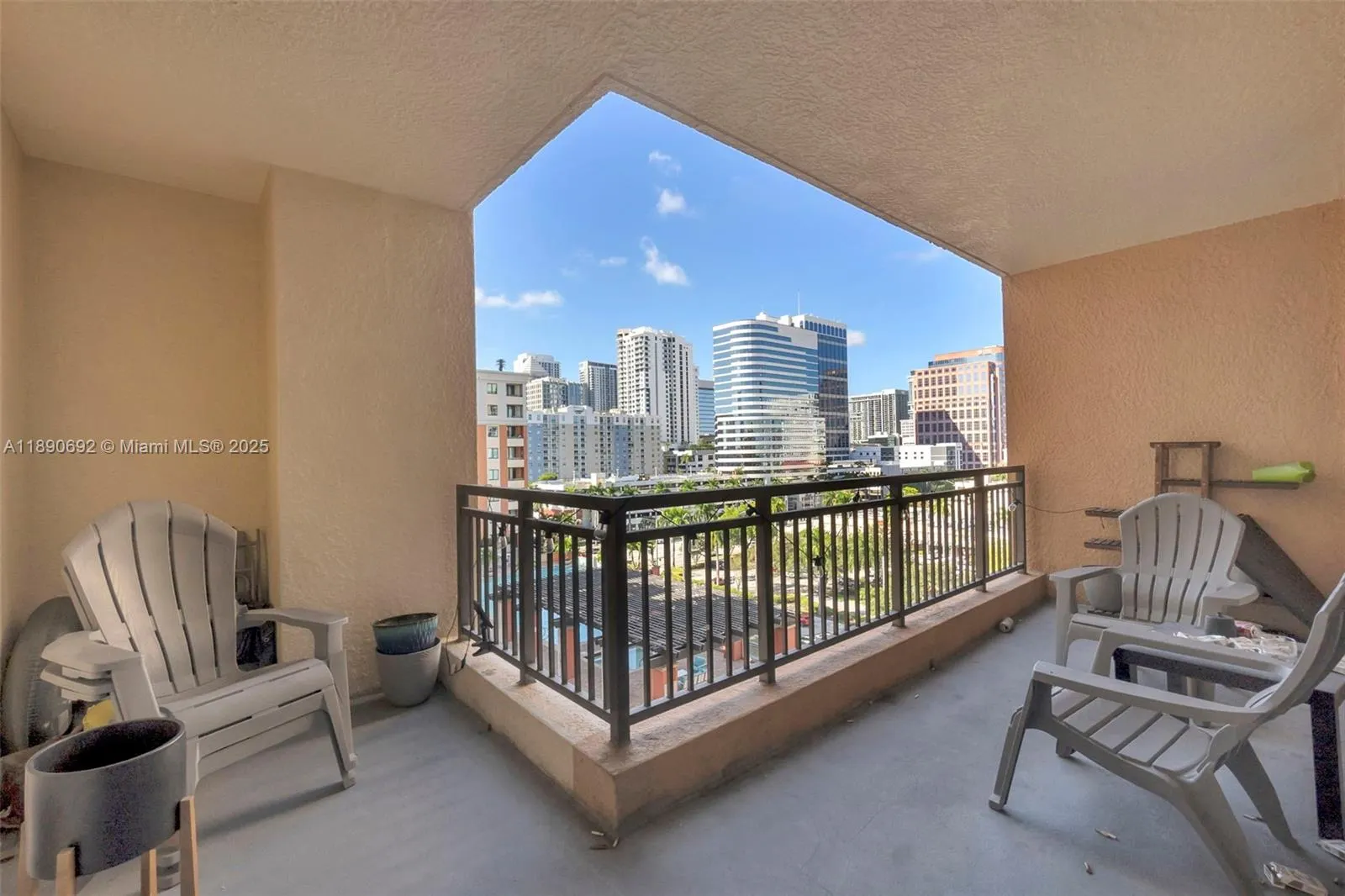 110 N Federal Hwy, #909