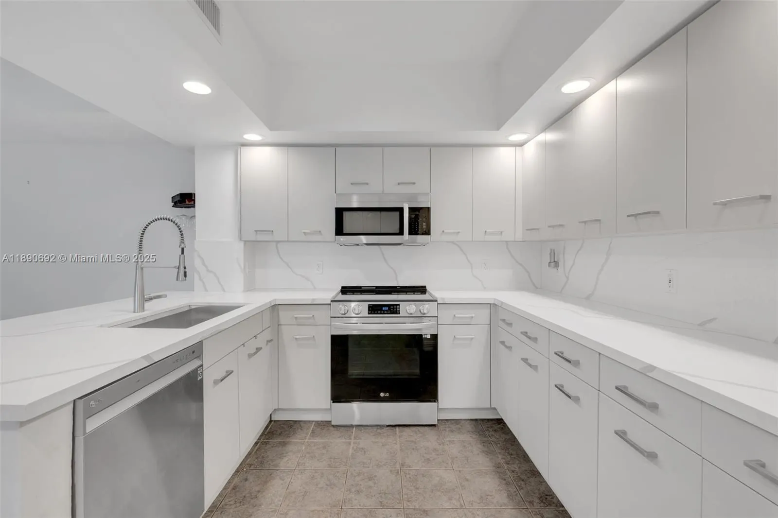 110 N Federal Hwy, #909