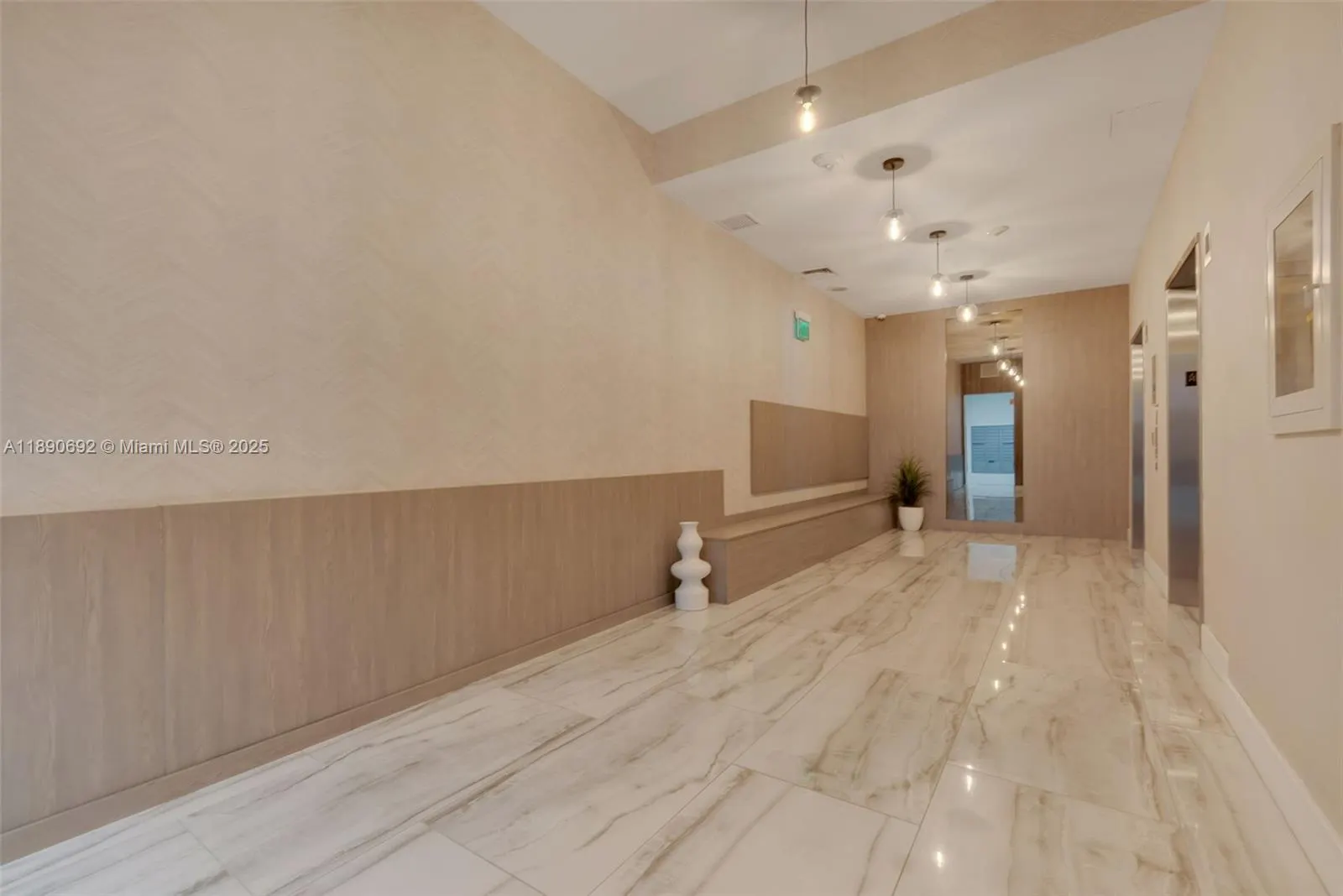 110 N Federal Hwy, #909