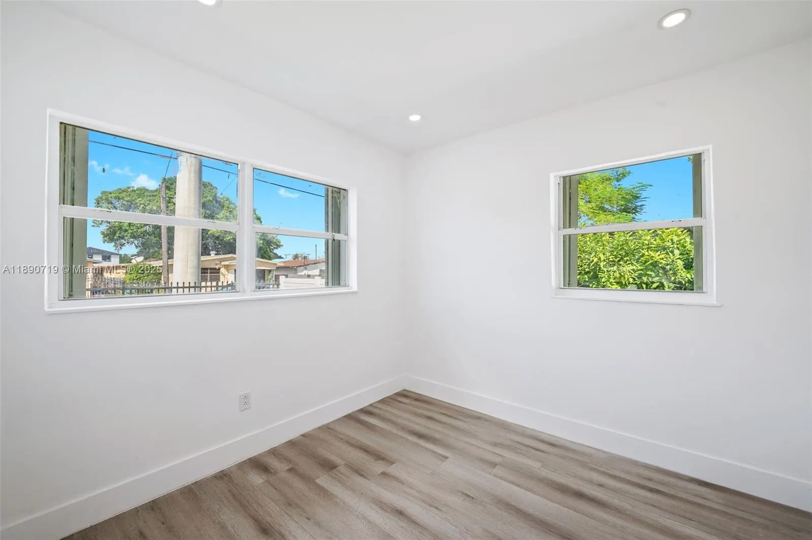 1842 NW 67th St