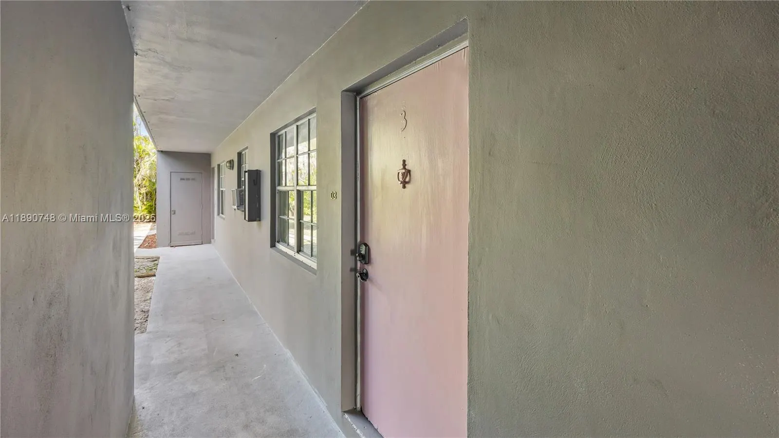 400 SE 31st St, #3