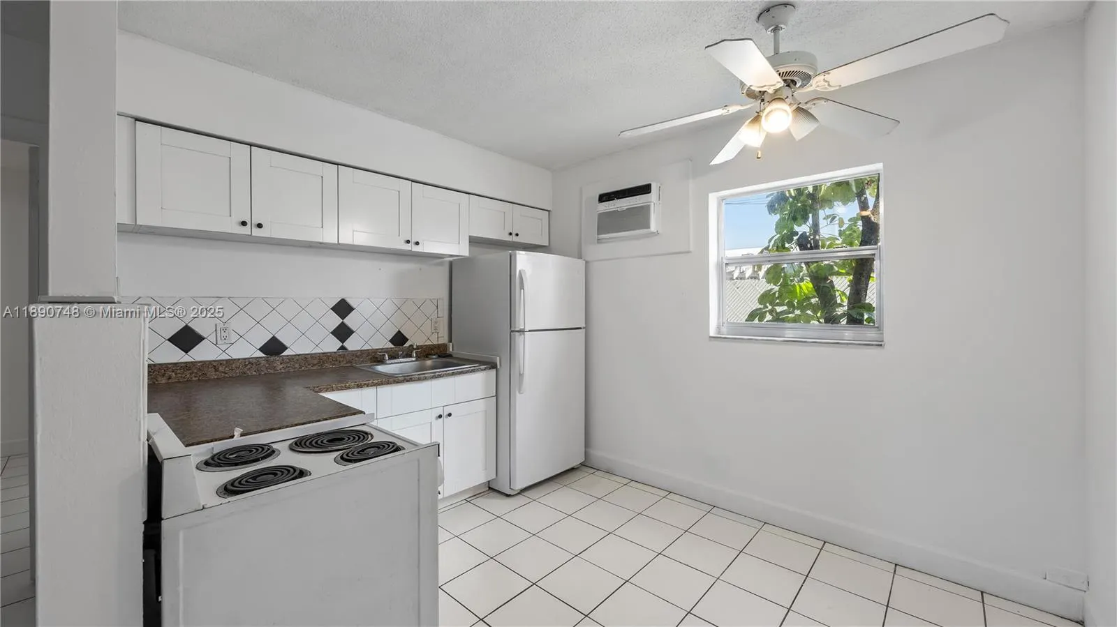 400 SE 31st St, #3