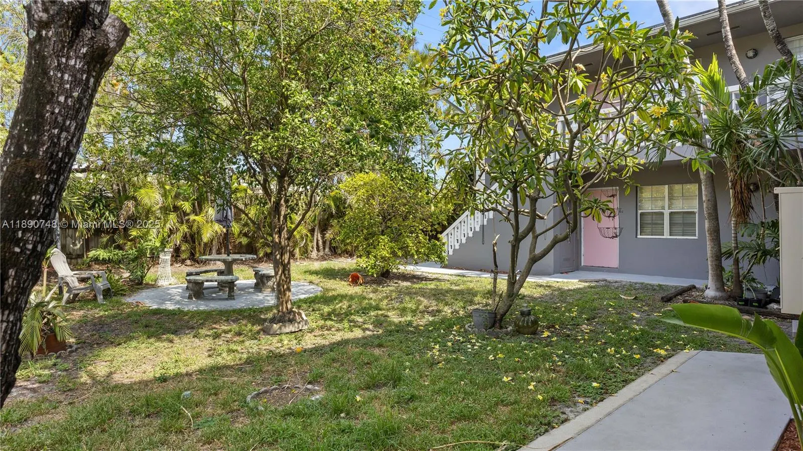 400 SE 31st St, #3