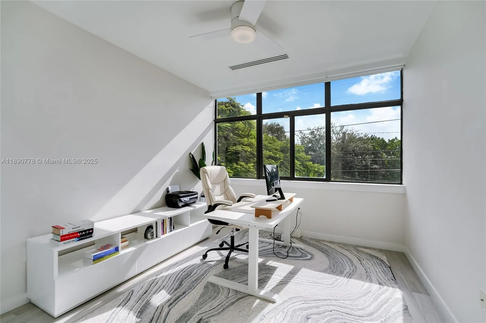3110 Hibiscus St, #3110