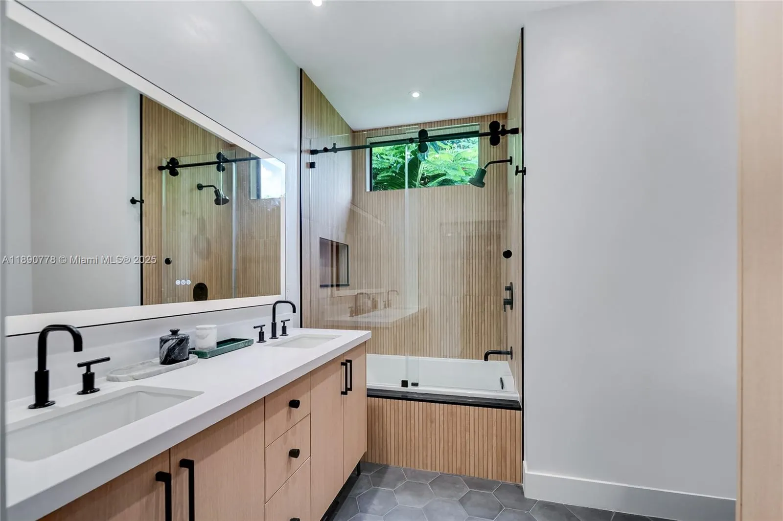 3110 Hibiscus St, #3110
