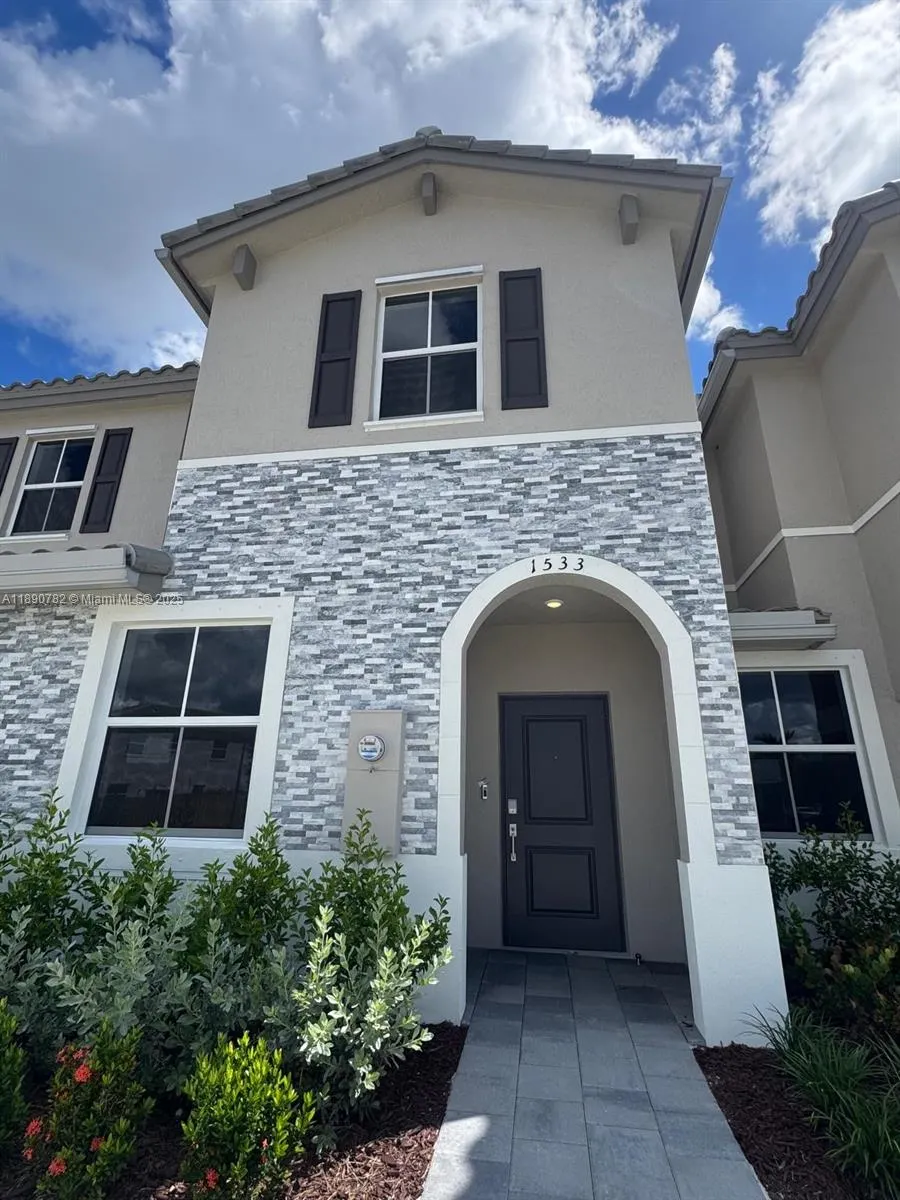 1533 SE 27th Rd