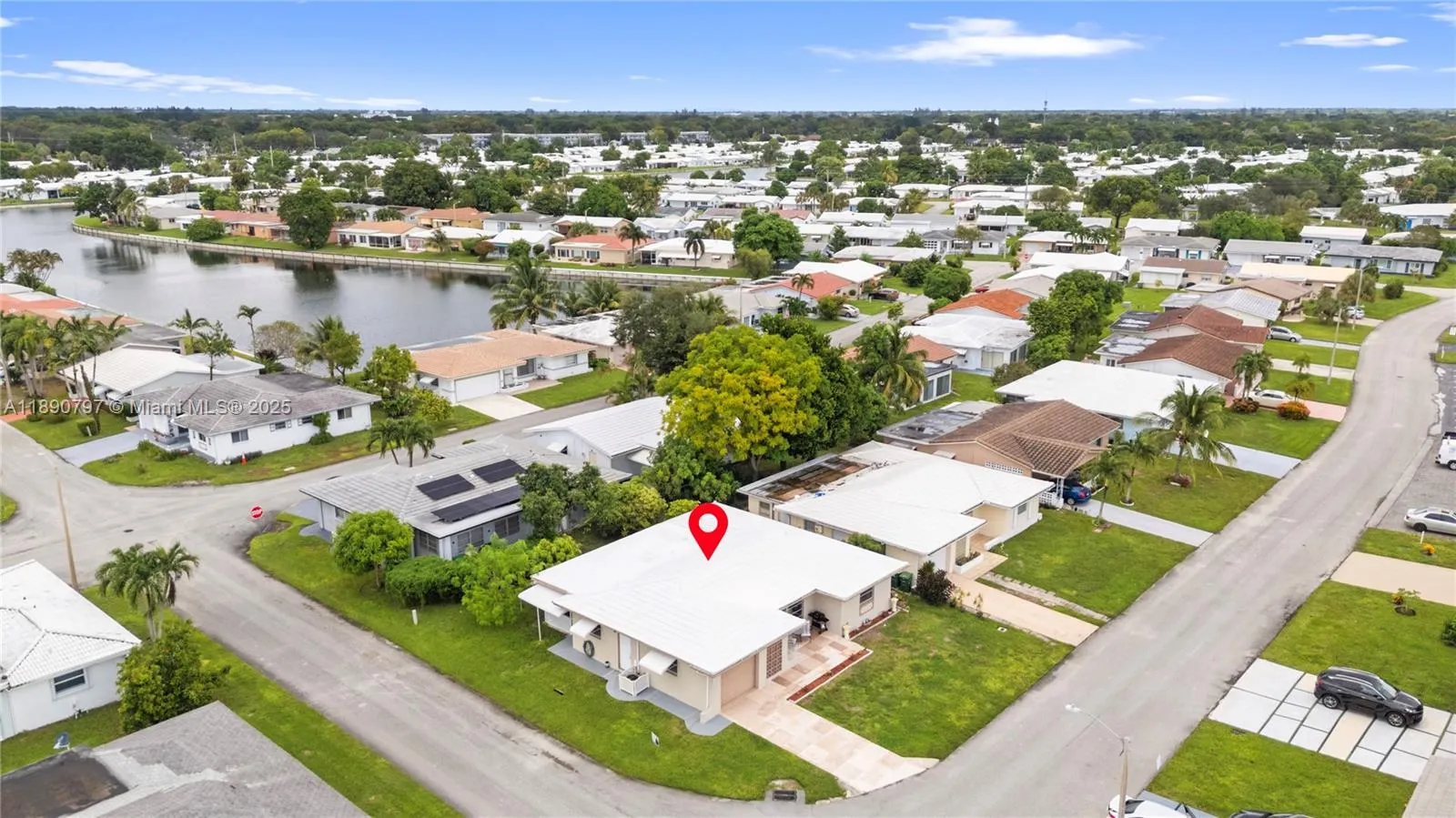 8517 NW 57th Ct