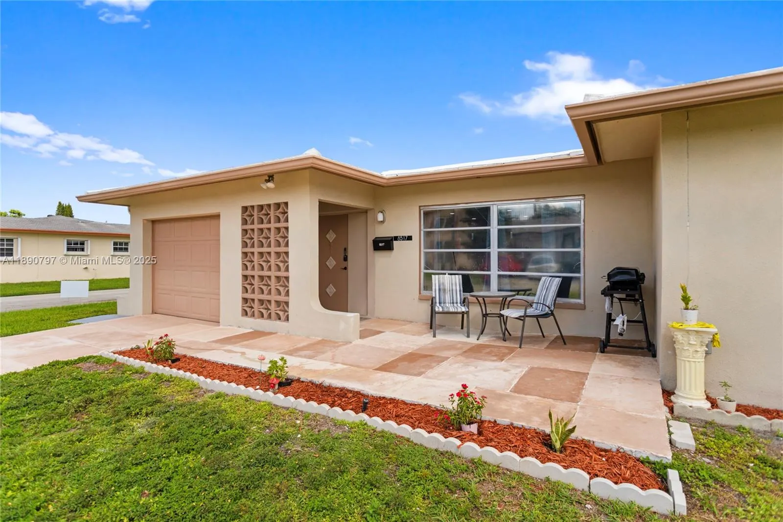 8517 NW 57th Ct