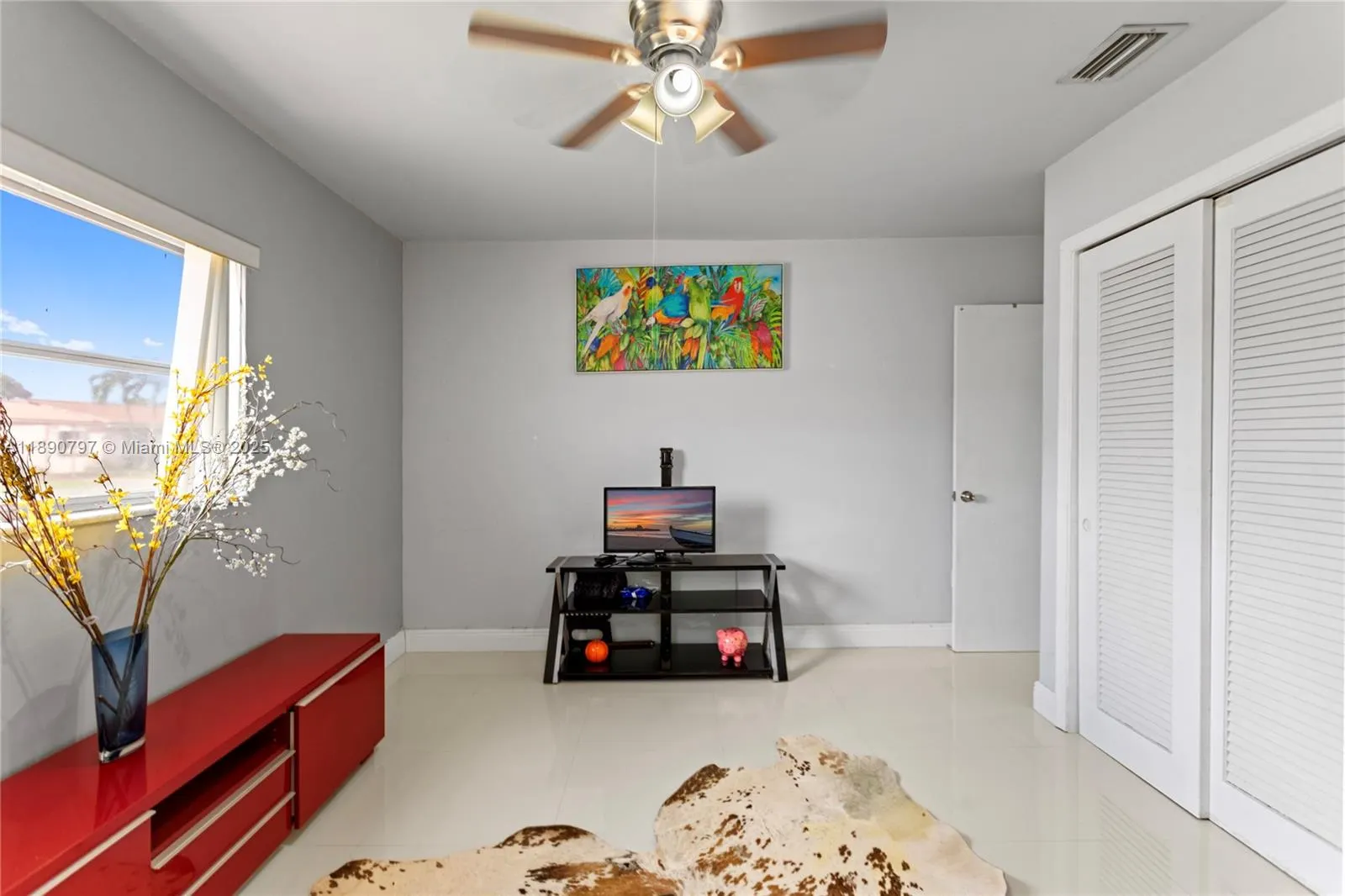 8517 NW 57th Ct