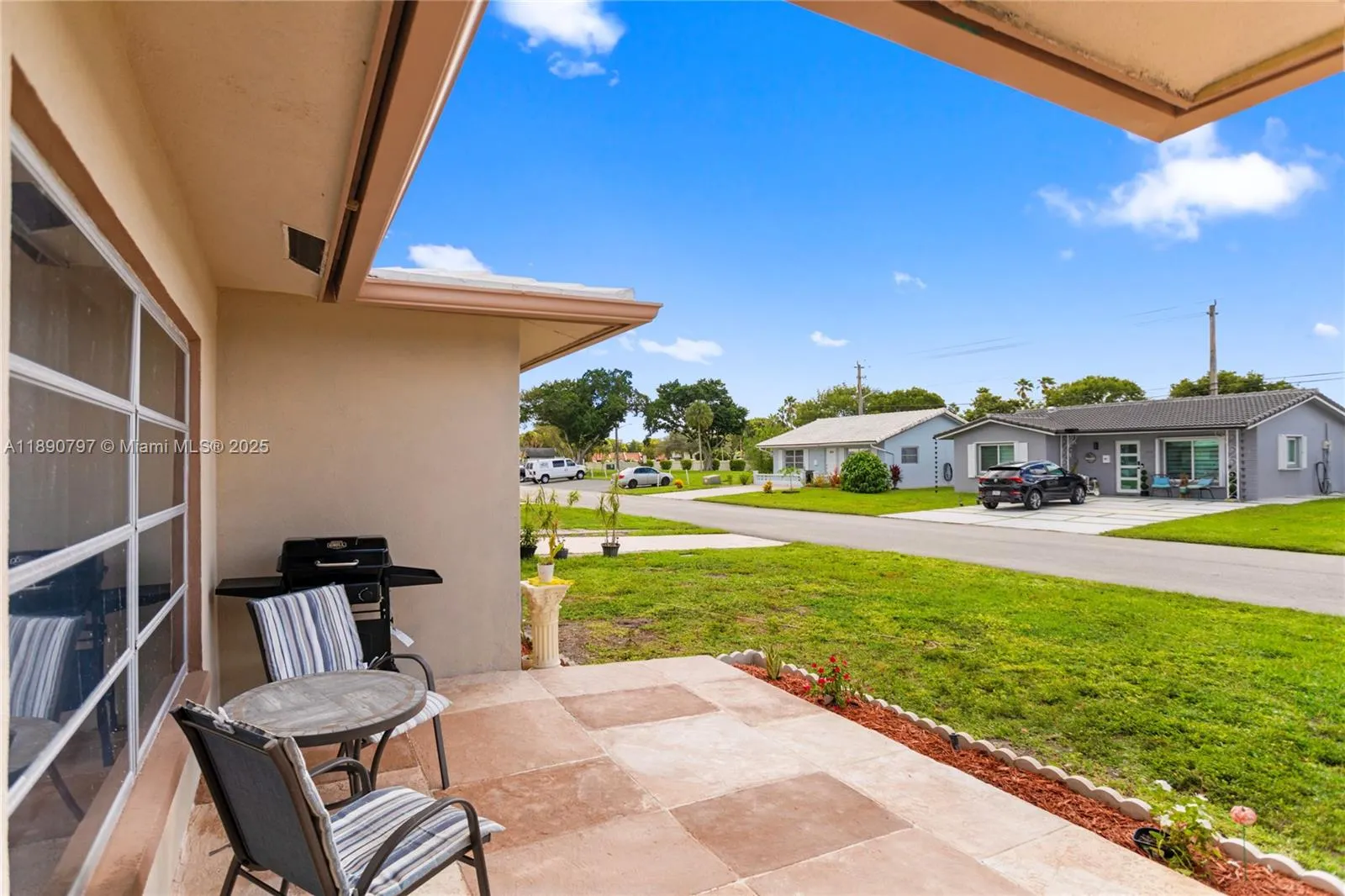 8517 NW 57th Ct