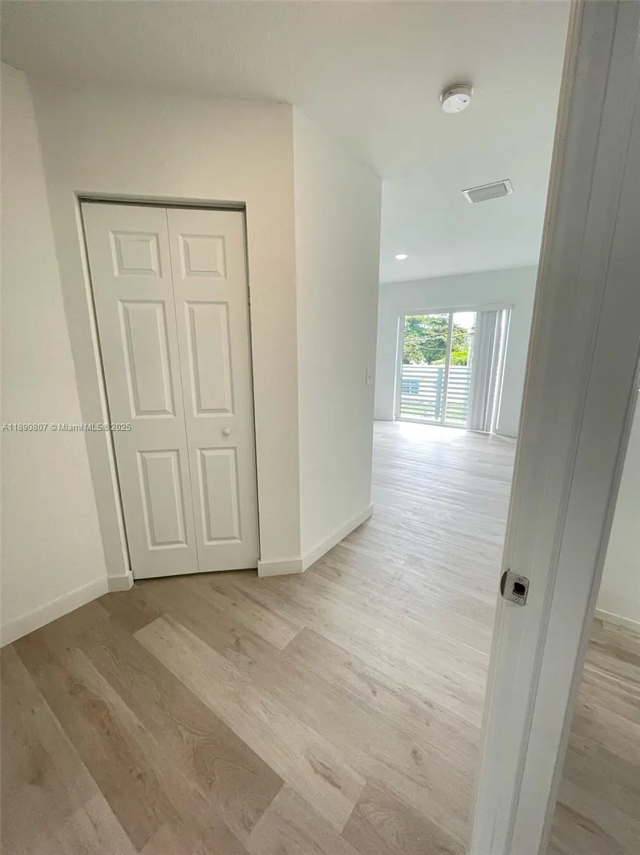 116 NW 10th St, #D