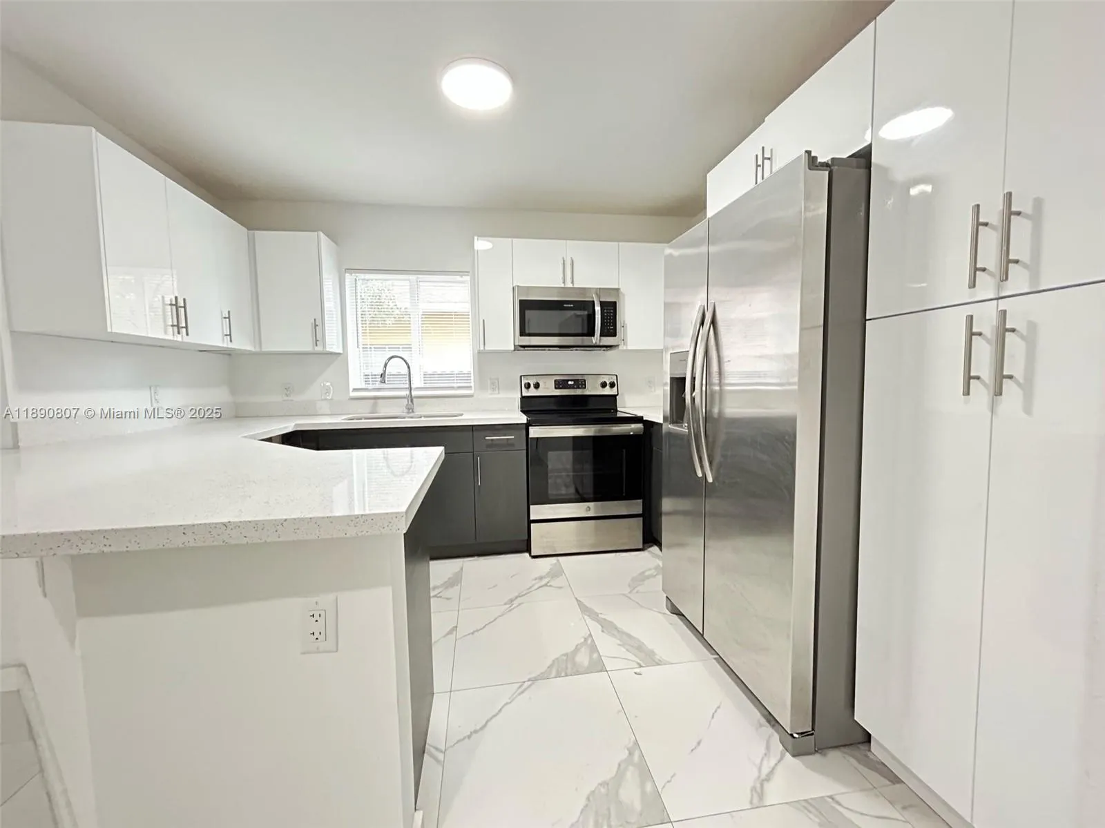 116 NW 10th St, #D