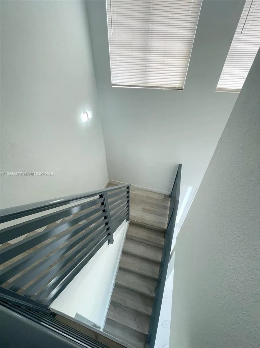 116 NW 10th St, #D