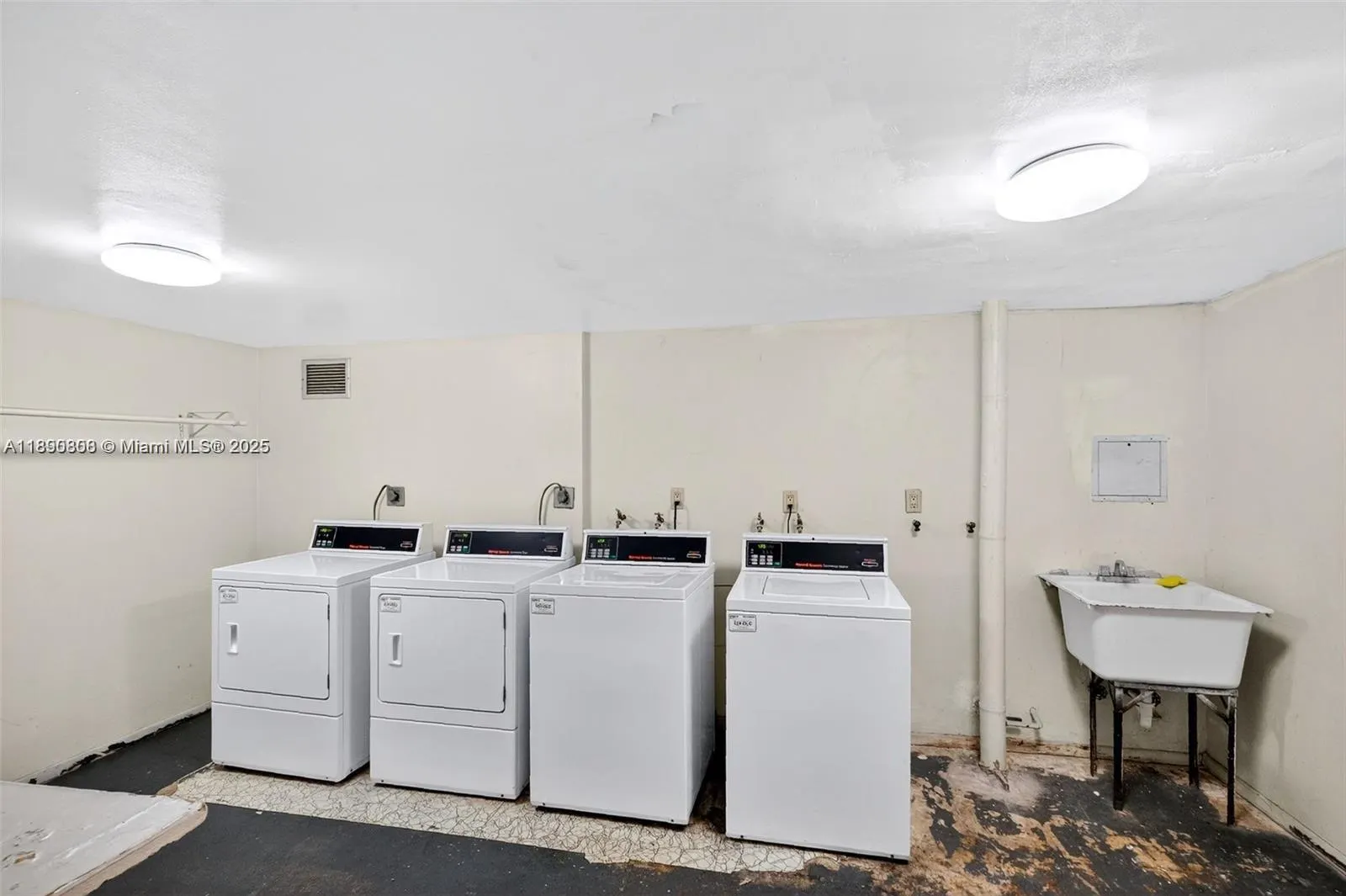 1351 NE Miami Gardens Dr, #202E