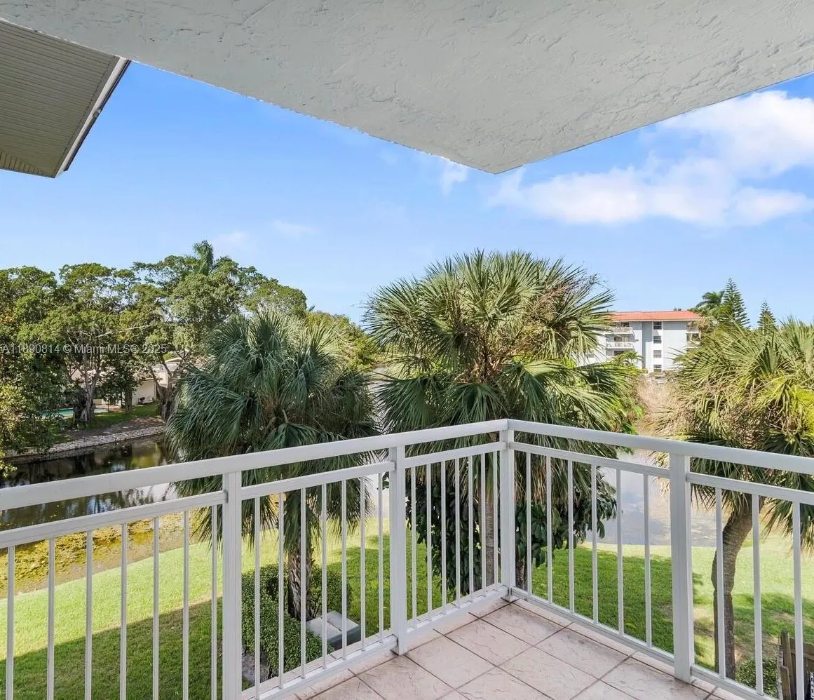 605 S Pine Island Rd, #404A