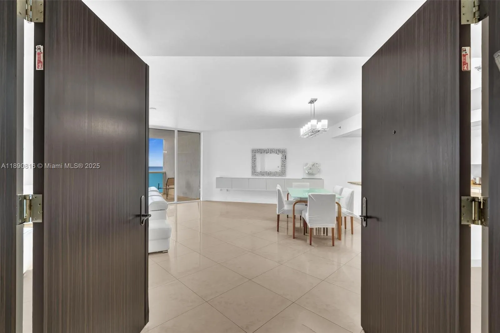 17201 Collins Ave, #1107