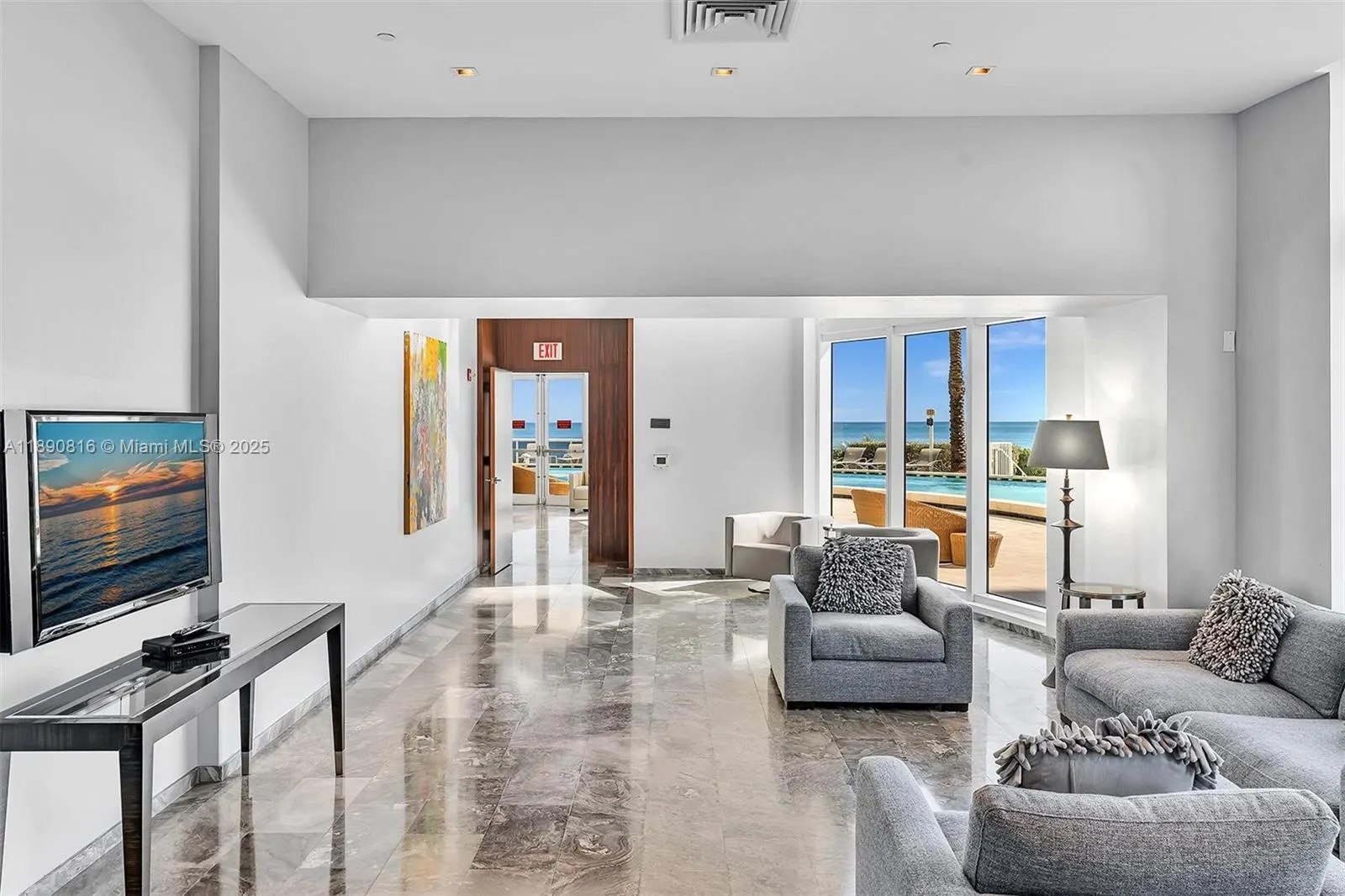 17201 Collins Ave, #1107