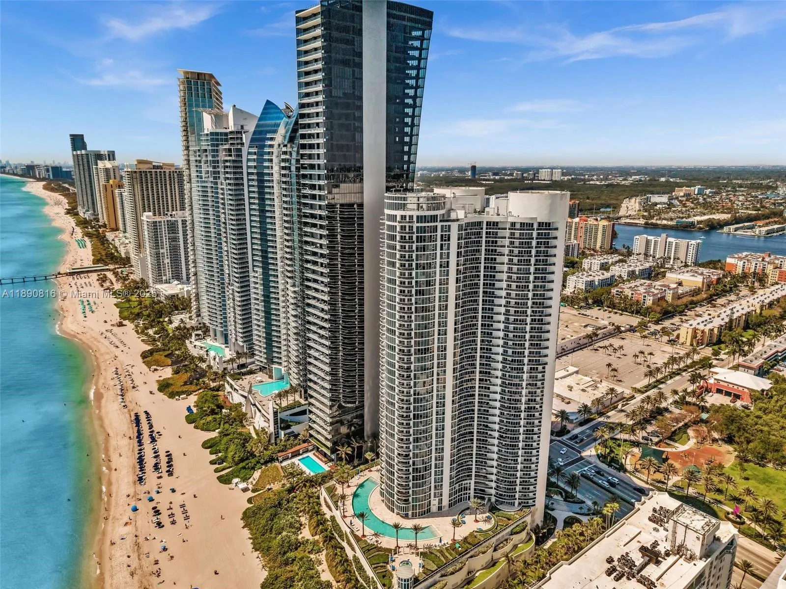 17201 Collins Ave, #1107