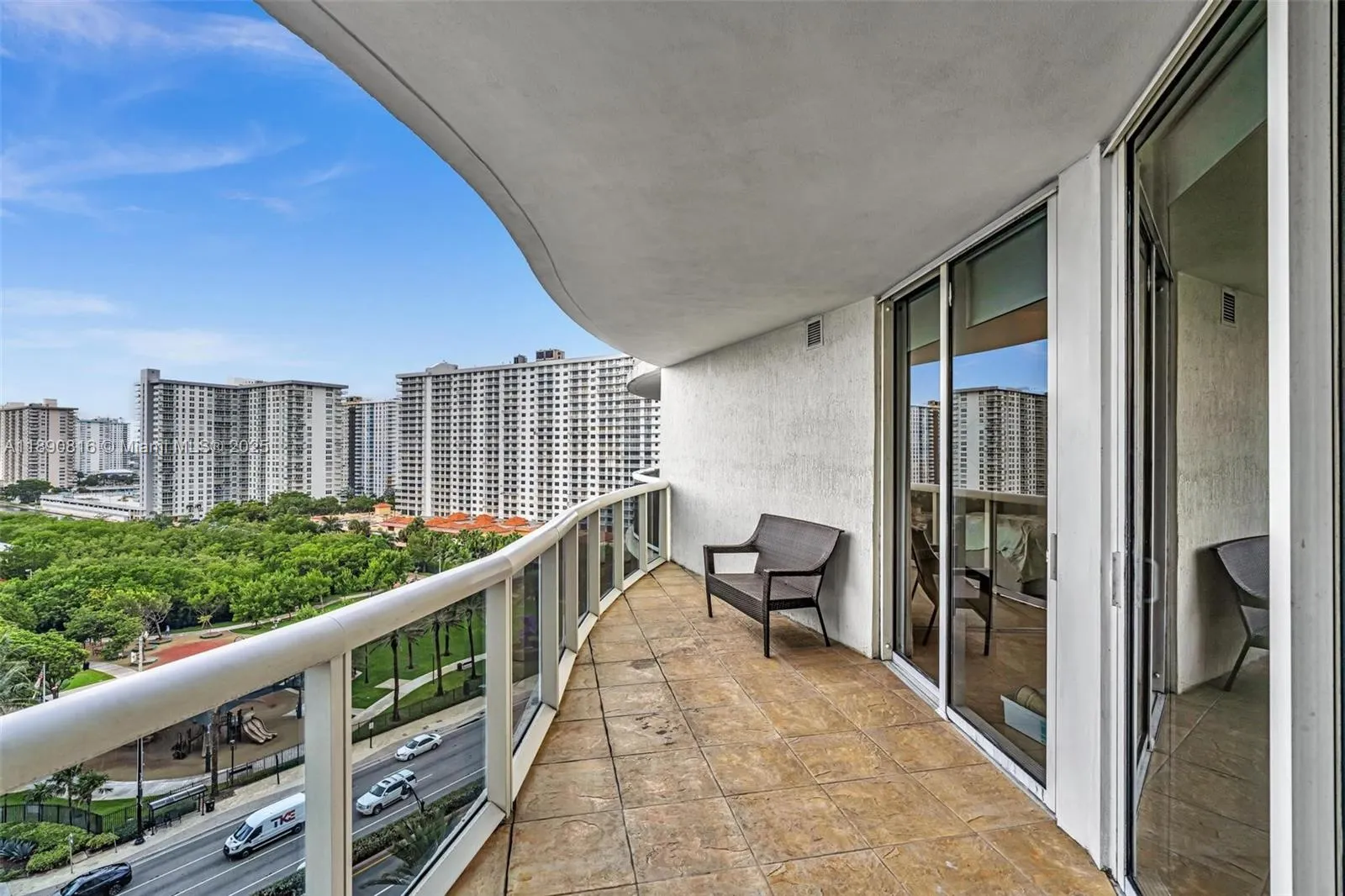 17201 Collins Ave, #1107