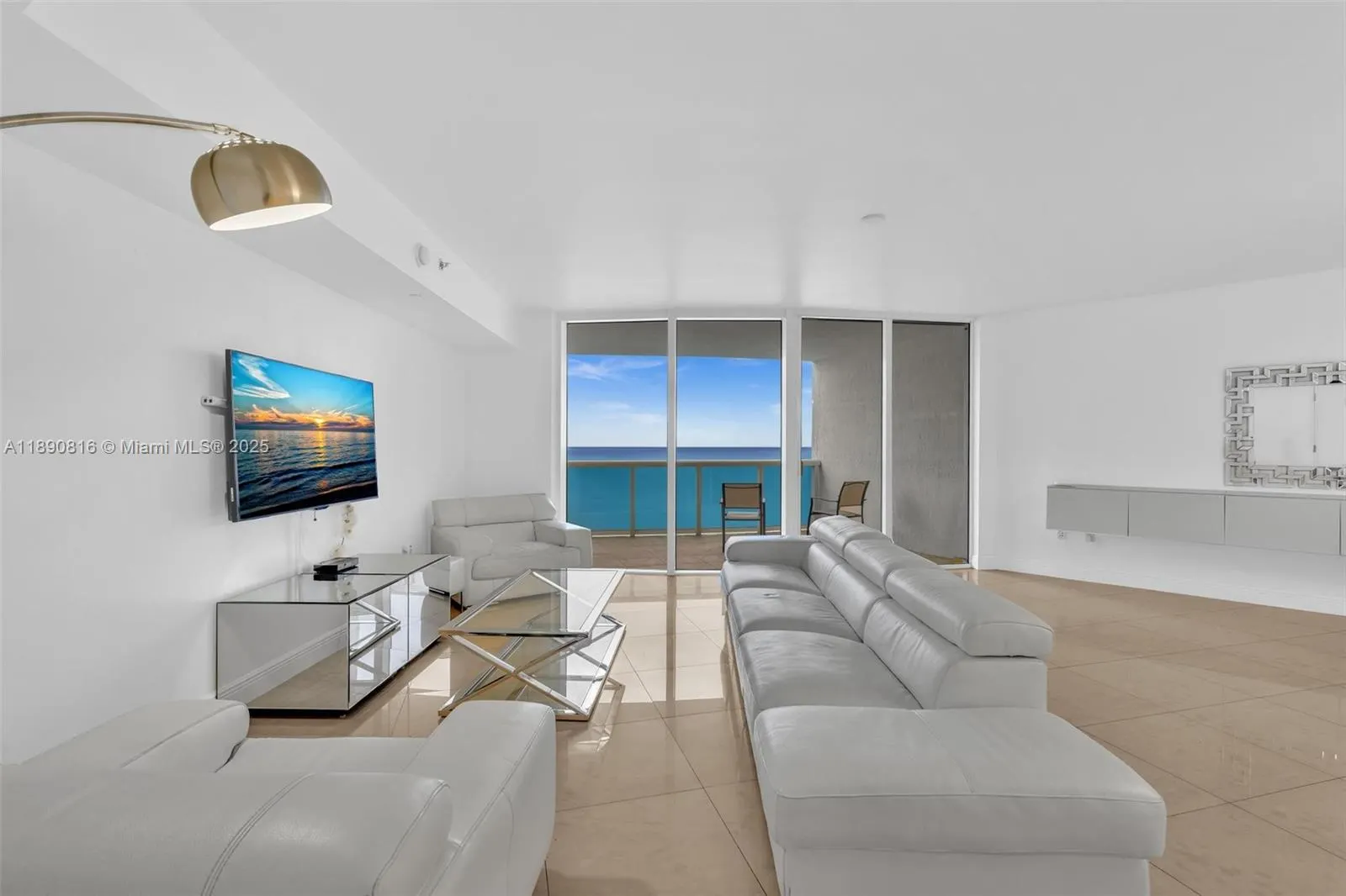17201 Collins Ave, #1107