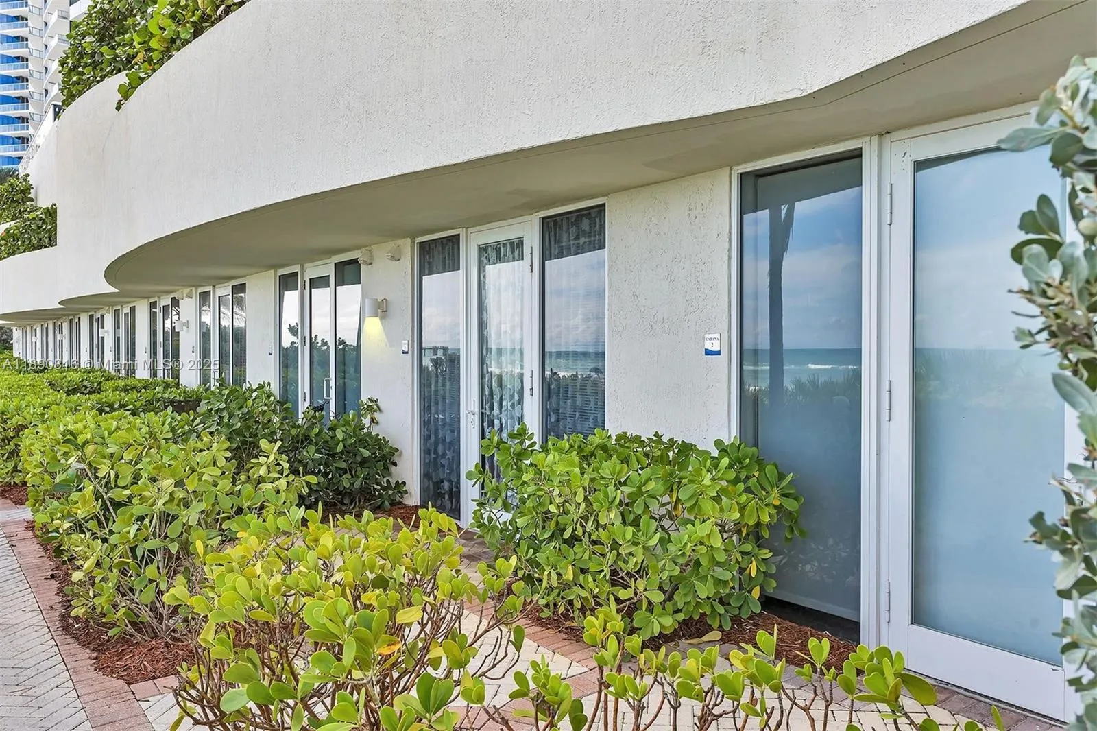 17201 Collins Ave, #1107