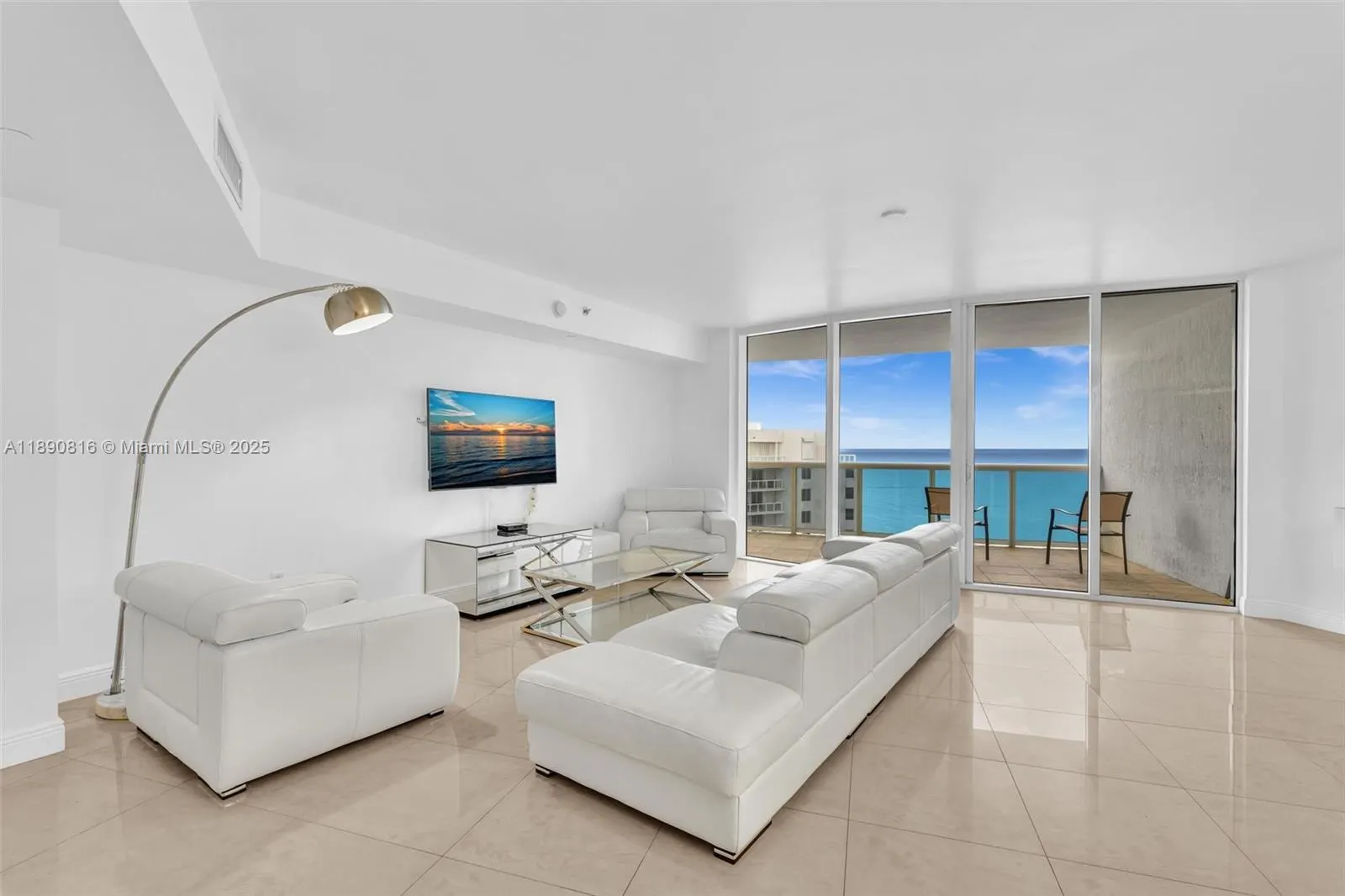 17201 Collins Ave, #1107