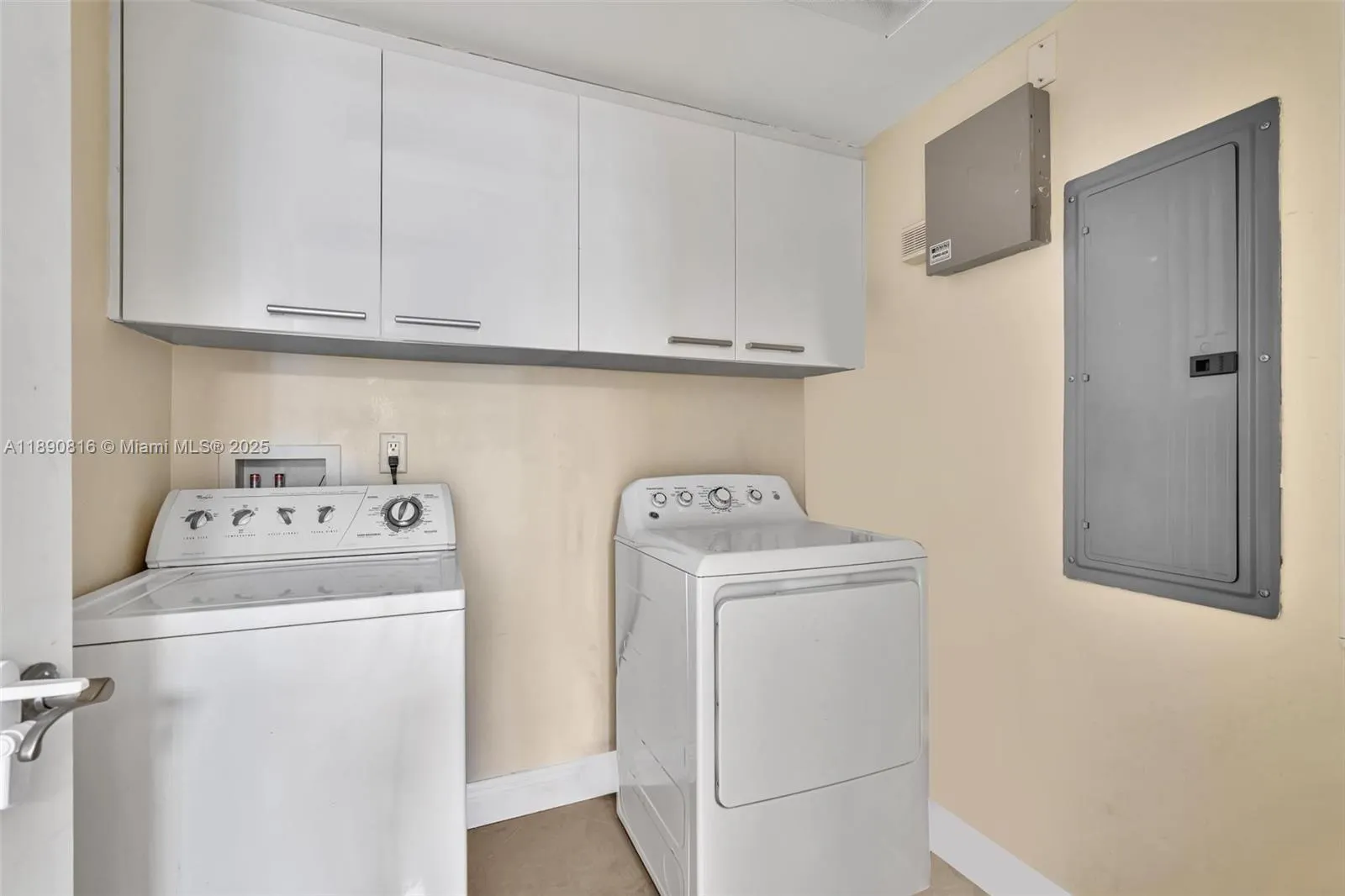 17201 Collins Ave, #1107