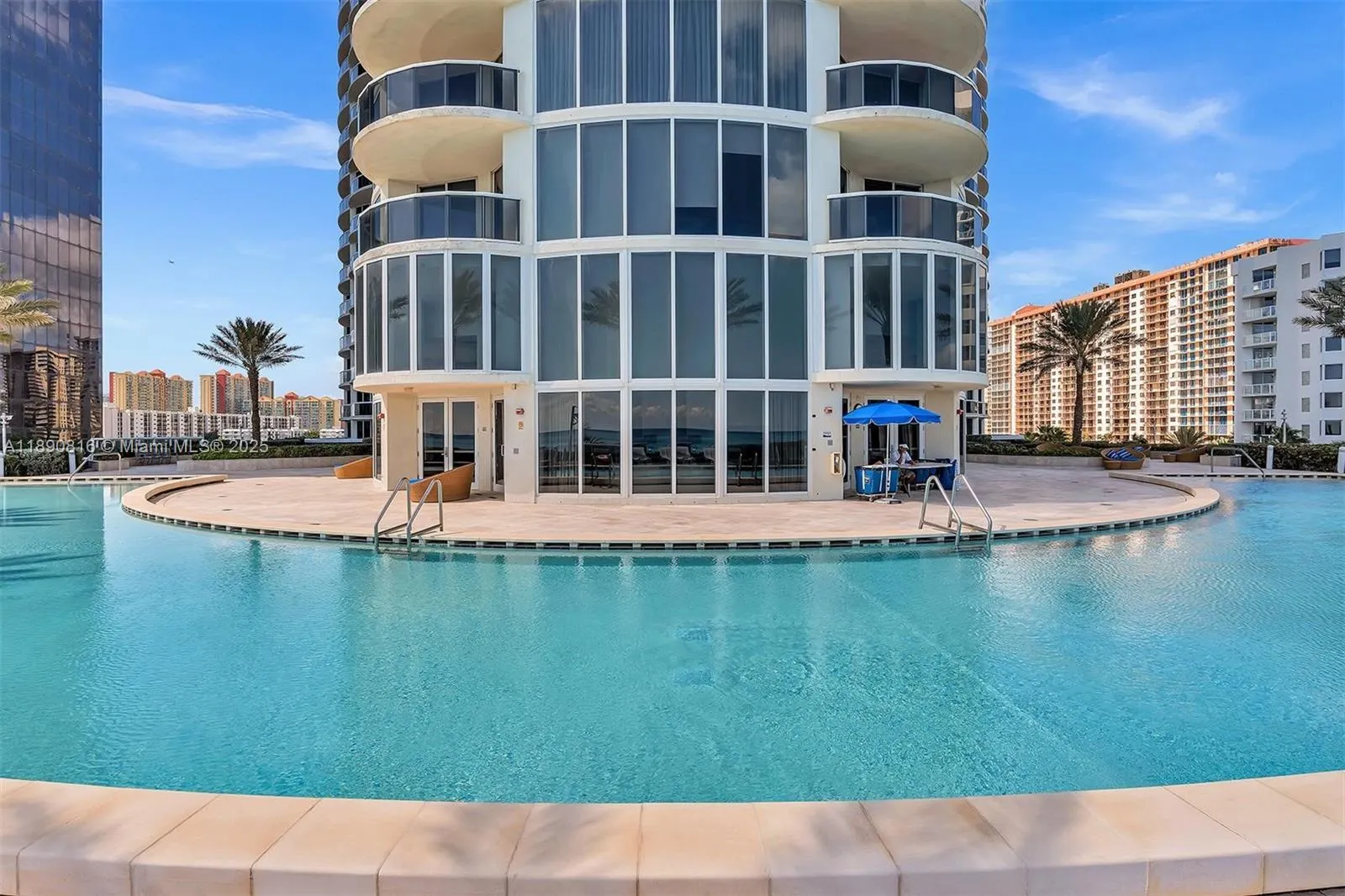 17201 Collins Ave, #1107