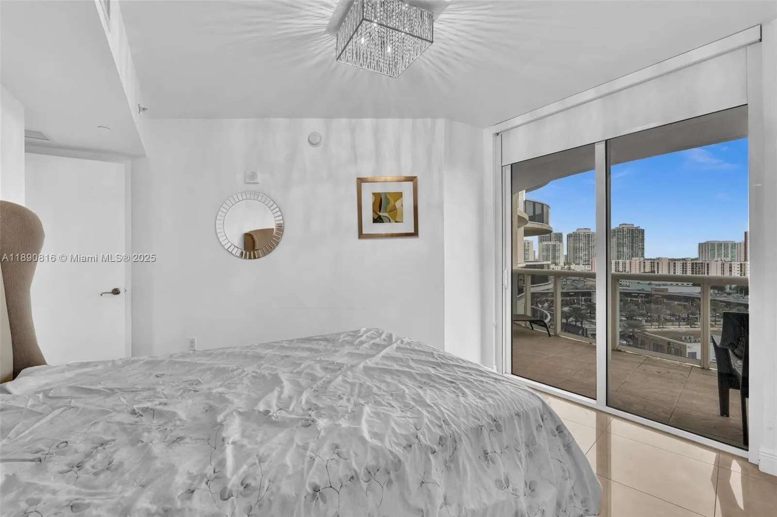 17201 Collins Ave, #1107