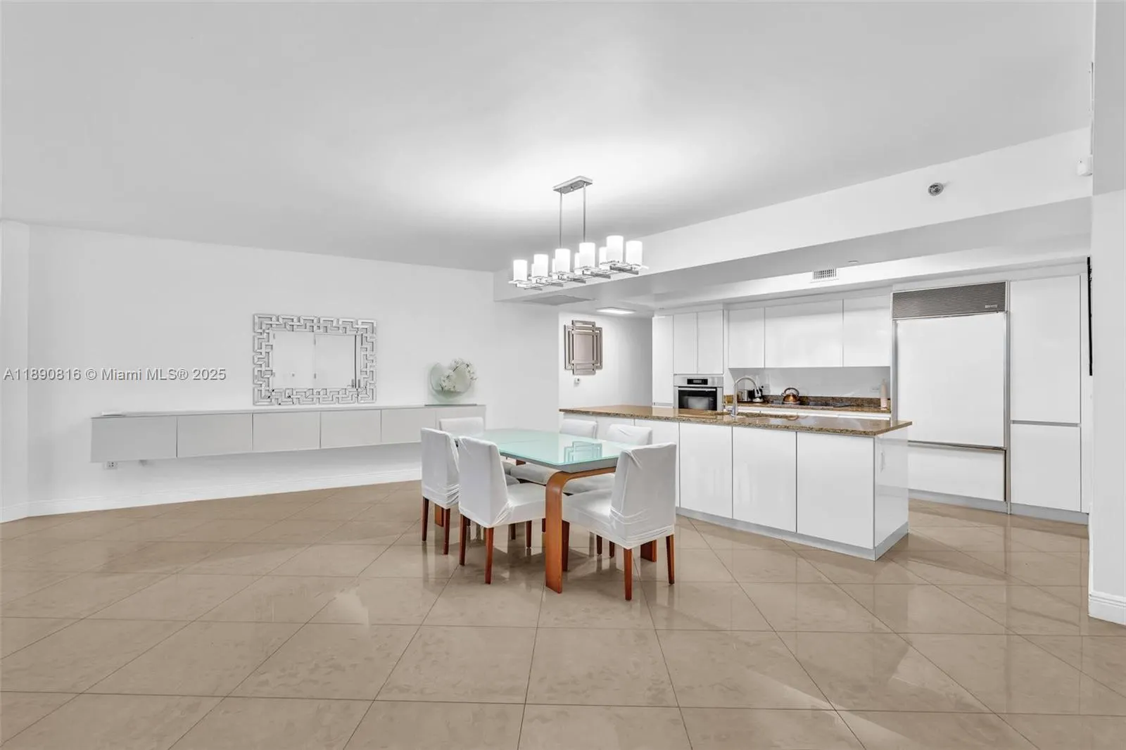 17201 Collins Ave, #1107